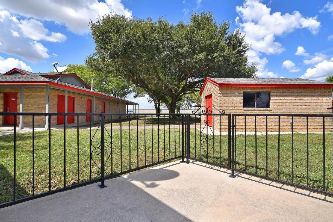 Americas Best Value Inn Lockhart Tx Luaran gambar