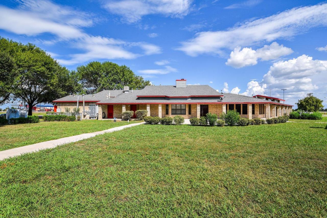 Americas Best Value Inn Lockhart Tx Luaran gambar