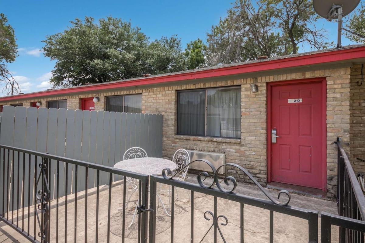 Americas Best Value Inn Lockhart Tx Luaran gambar