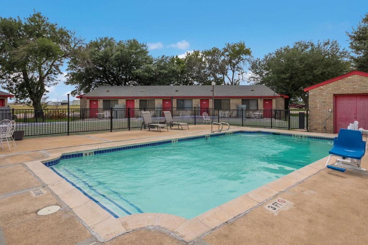 Americas Best Value Inn Lockhart Tx Luaran gambar